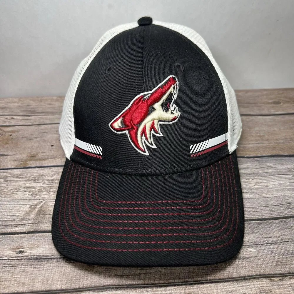 Arizona Coyotes Fanatics Snapback Trucker Hat Cap Black Embroidered Mesh OSFA